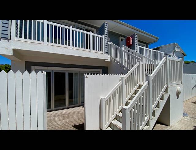 2 BEDROOM APARTMENT FOR SALE IN ELANDS BAY